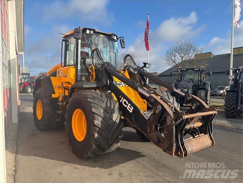 JCB 427 Agri 輪胎式裝載機