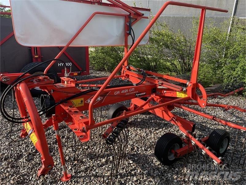 Kuhn GA4121GM 耙與翻草機