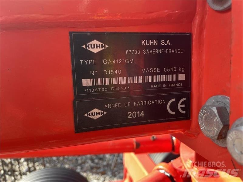 Kuhn GA4121GM 耙與翻草機