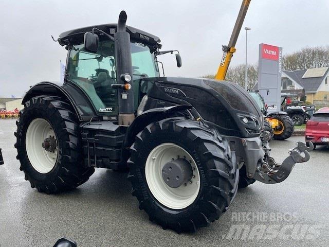 Valtra S374 曳引機