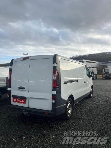 Opel Vivaro 迷你巴士