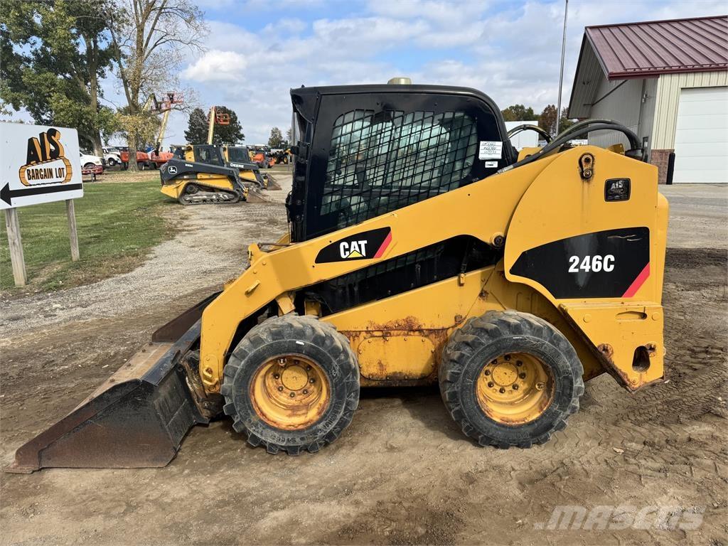 CAT 246C 滑移轉向裝載機