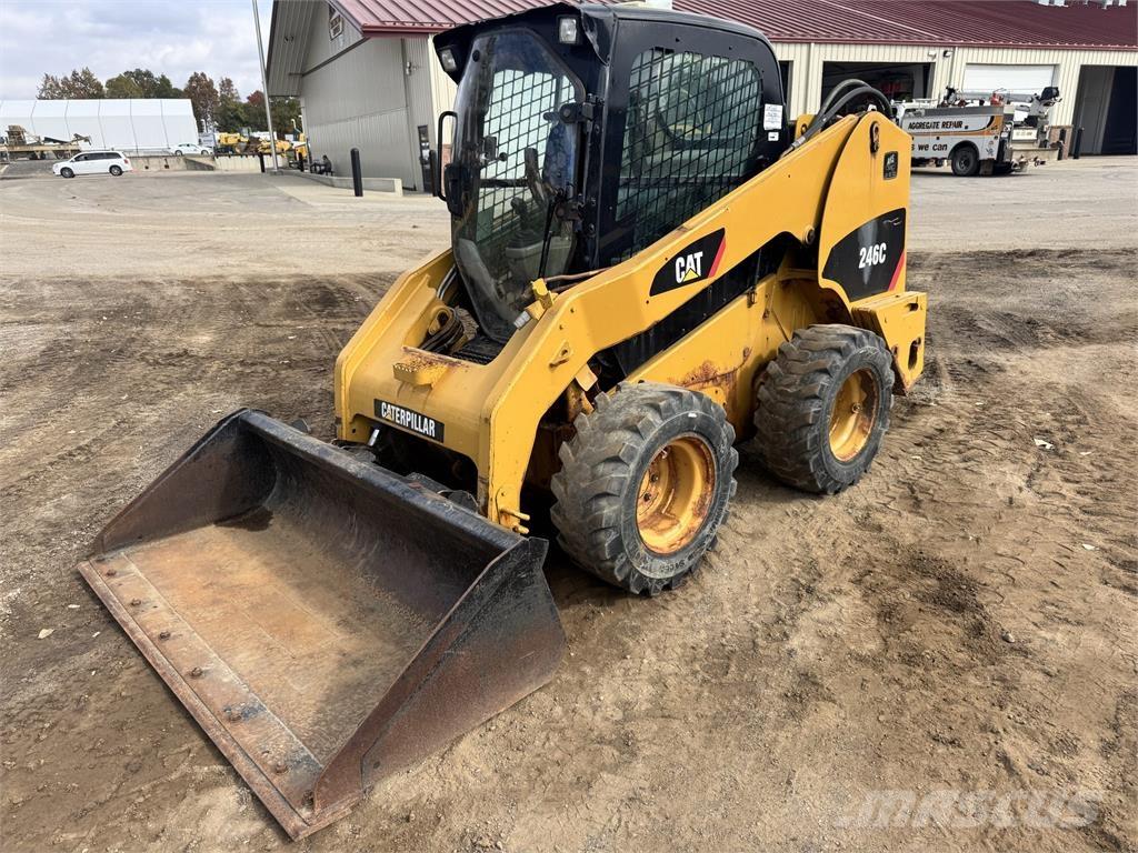 CAT 246C 滑移轉向裝載機