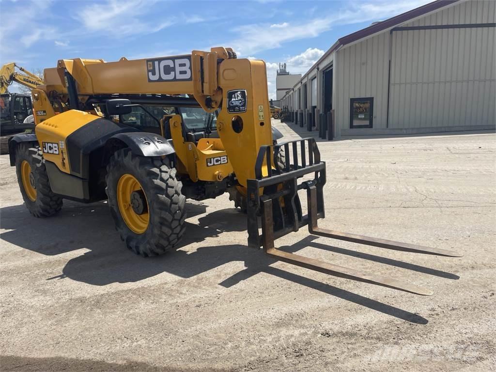 JCB 506.36 伸縮臂操作車