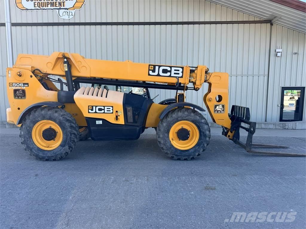 JCB 506-36 伸縮臂操作車