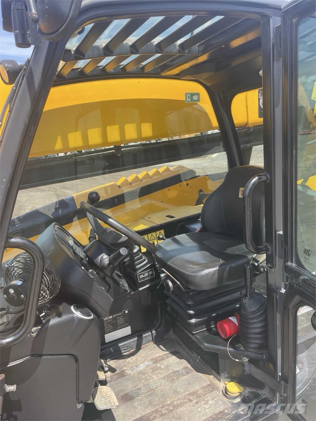 JCB 509-42 伸縮臂操作車