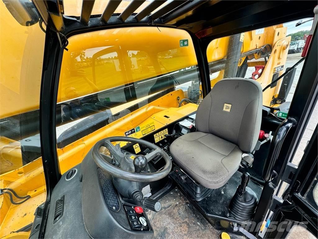 JCB 512-56 伸縮臂操作車