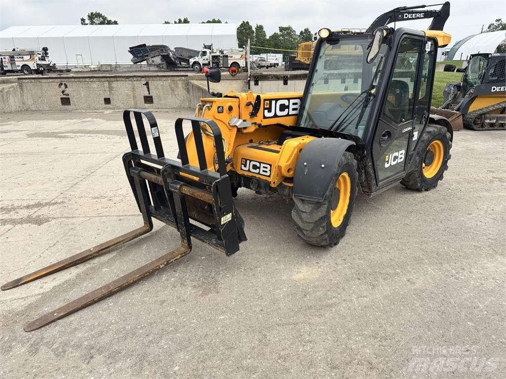 JCB 525-60 伸縮臂操作車