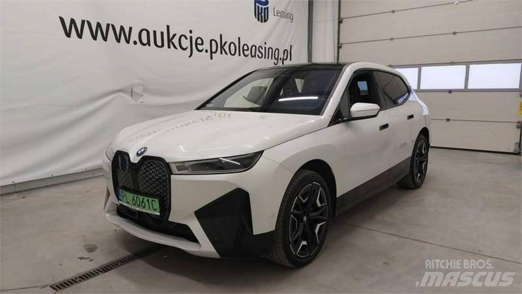 BMW iX 汽車