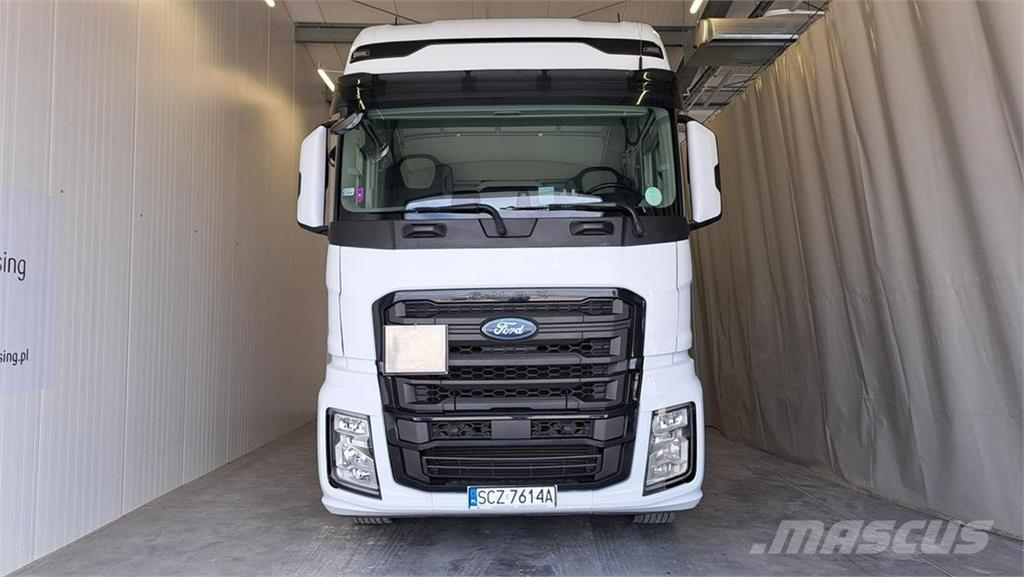 Ford F-MAX 曳引機組件