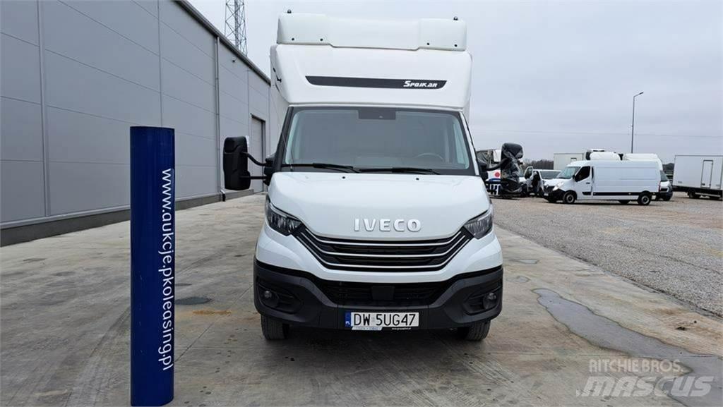 Iveco Daily 廂式貨物運輸車