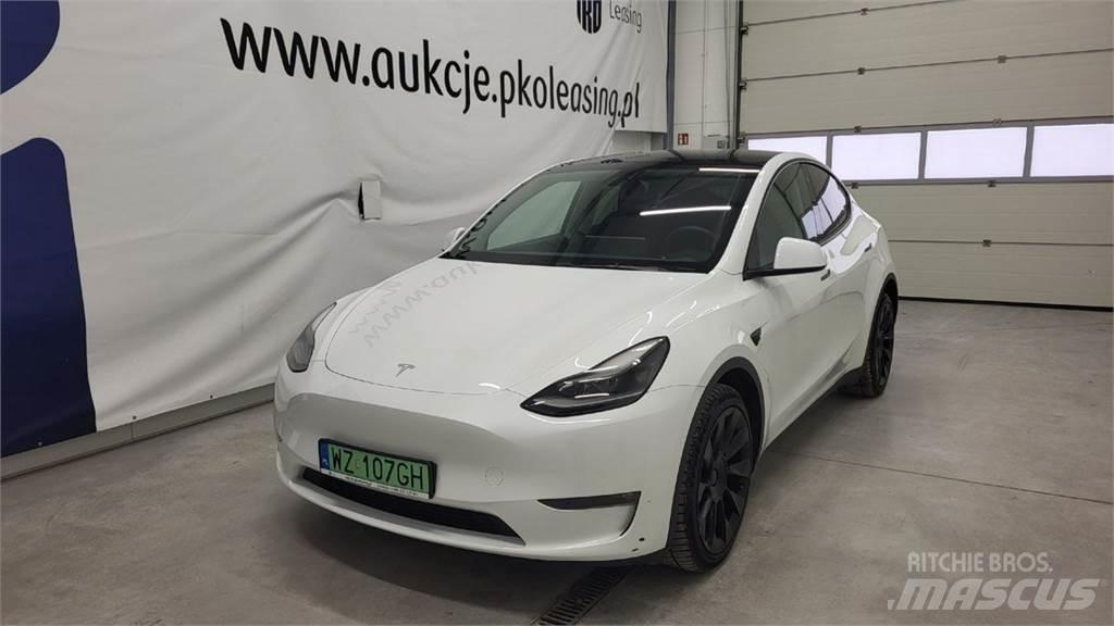 Tesla Y 汽車