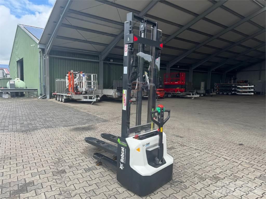 Bobcat LSM12N-7 i 行走控制式堆積機