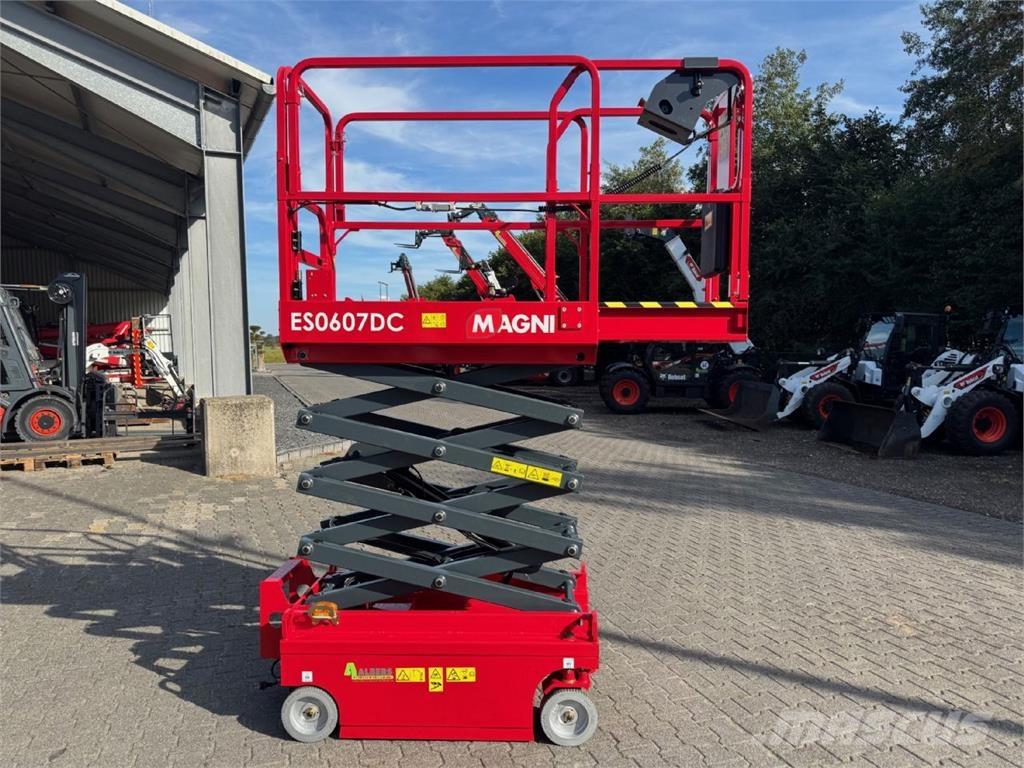 Magni ES 0607 DC 剪式升降機