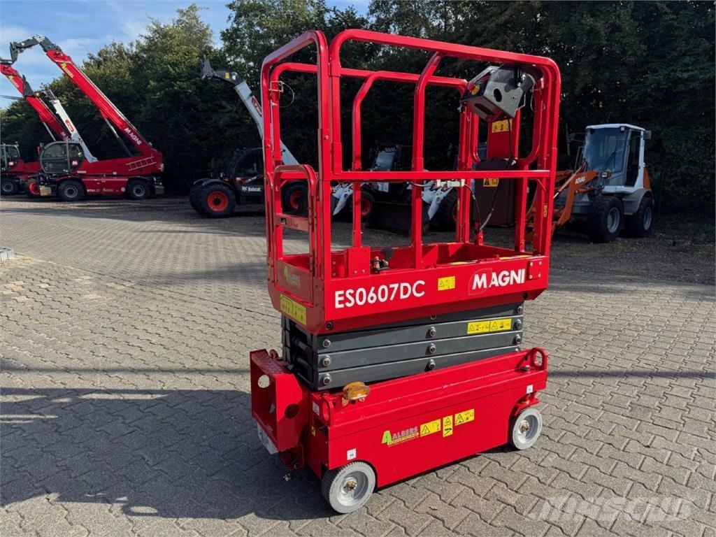 Magni ES 0607 DC 剪式升降機