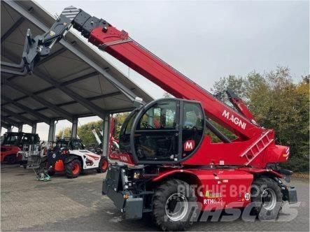 Magni RTH 6.22 伸縮臂操作車