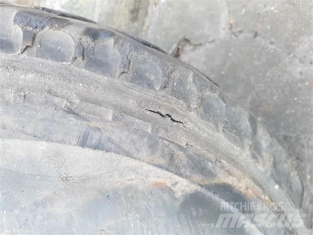  10 7.50-10 輪胎、車輪和輪圈