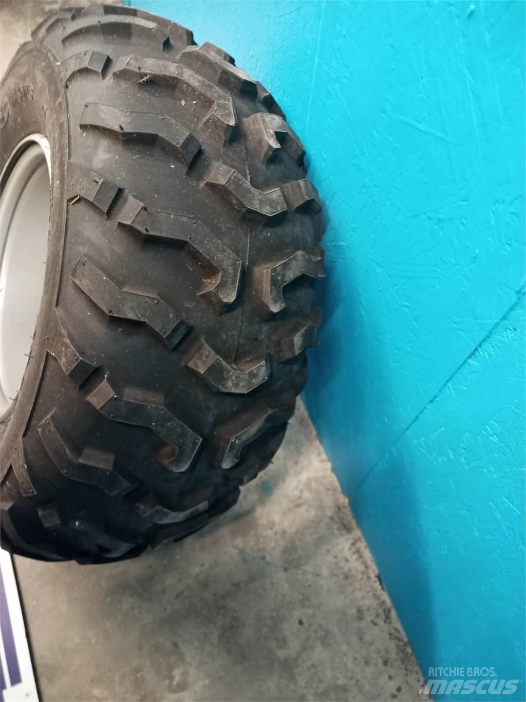  11 24x10-11 輪胎、車輪和輪圈