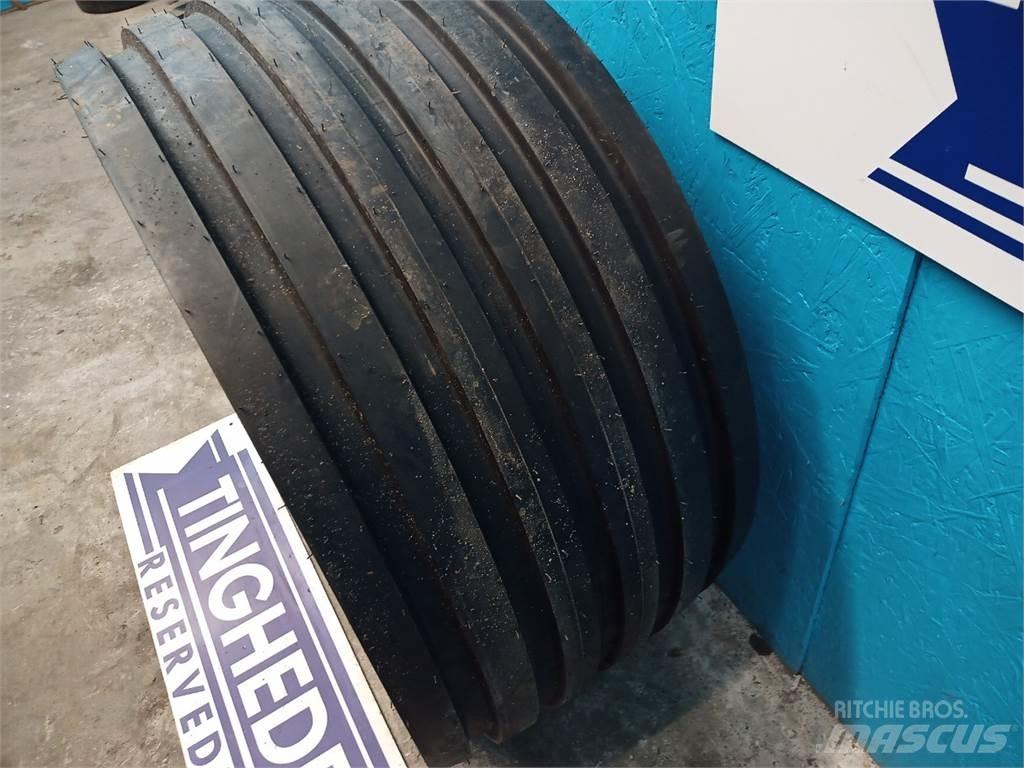  12 300/65-12 輪胎、車輪和輪圈
