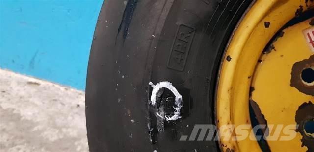  12 7.00-12 輪胎、車輪和輪圈