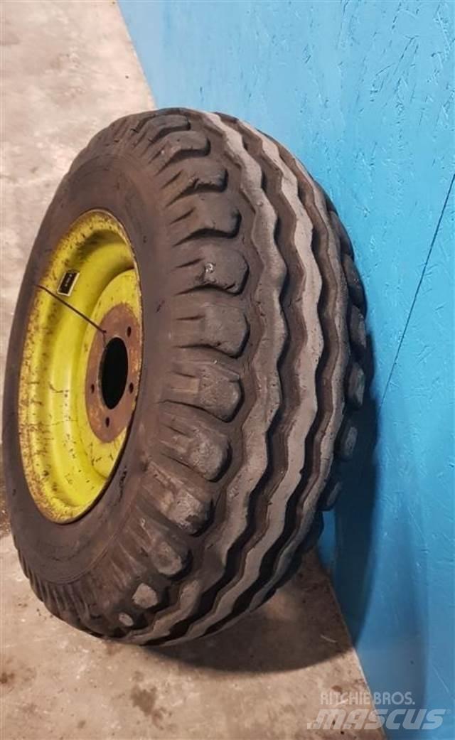  15 10.0/75-15 輪胎、車輪和輪圈