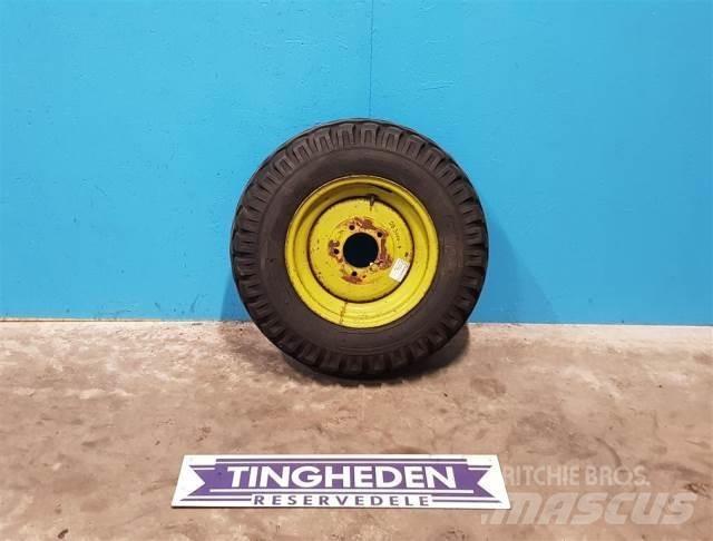  15 10.0/75-15 輪胎、車輪和輪圈
