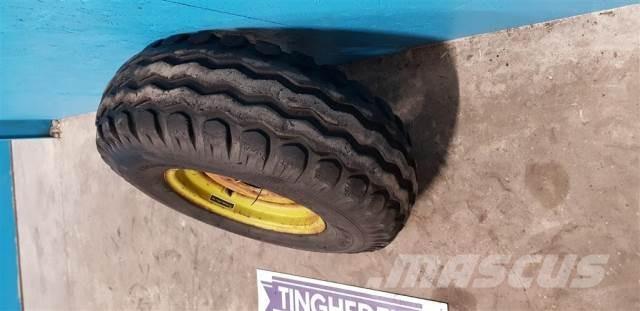  15 11.5/80-15 輪胎、車輪和輪圈