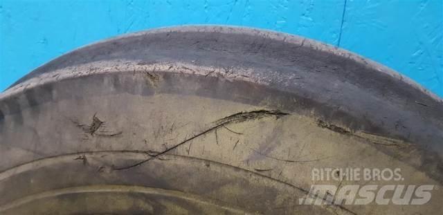  16 10.0-16 輪胎、車輪和輪圈