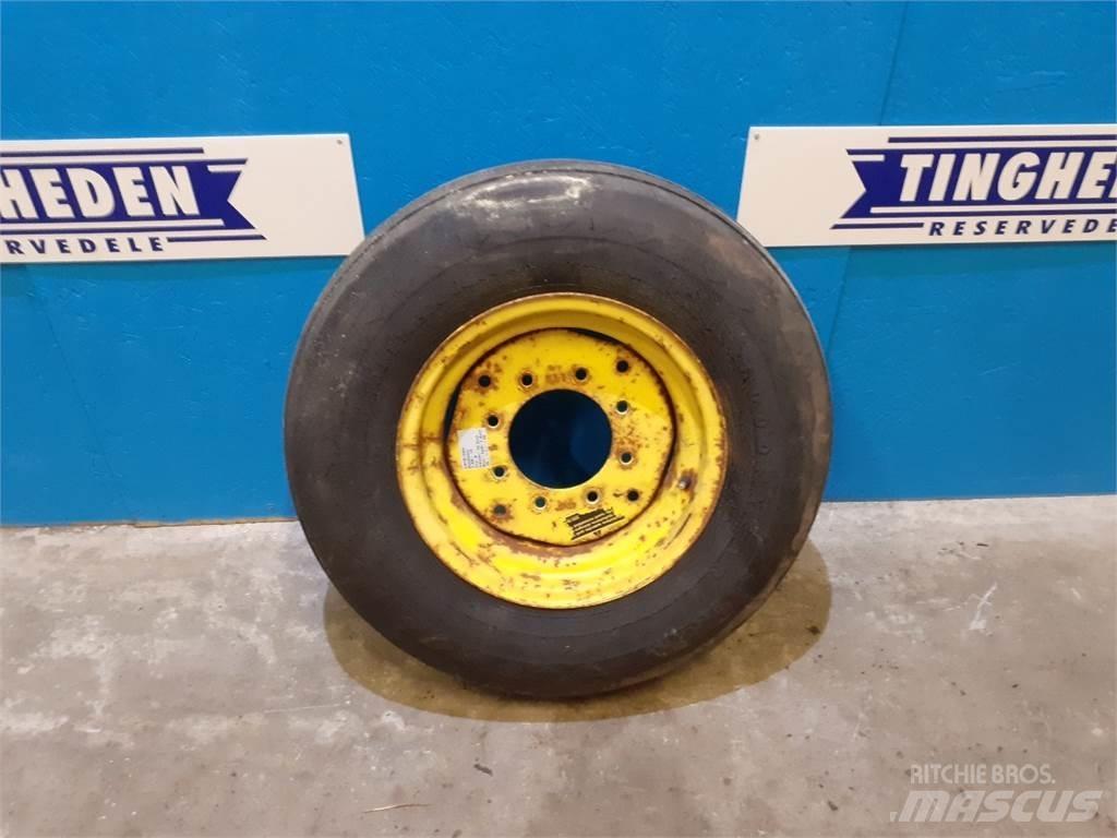  16 7.50-16 輪胎、車輪和輪圈