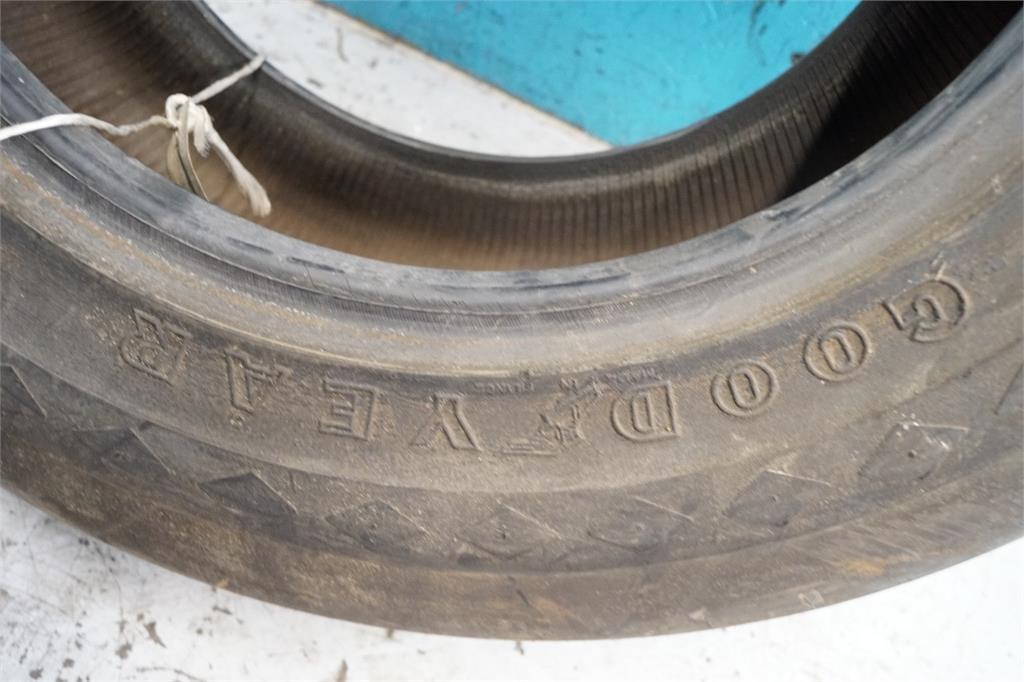  18 10.5/80-18 輪胎、車輪和輪圈