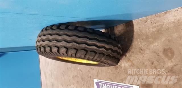  18 12.5/80-18 輪胎、車輪和輪圈