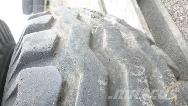  18 12.5/80-18 輪胎、車輪和輪圈