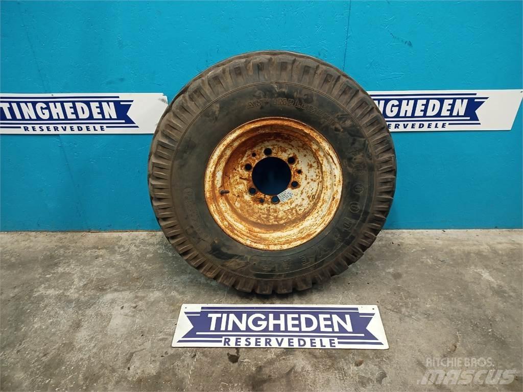  18 12.5/80-18 輪胎、車輪和輪圈