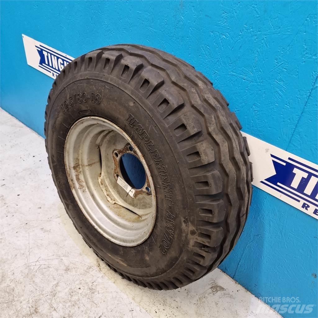  18 12.5/80-18 輪胎、車輪和輪圈