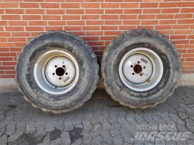  18 365/70R18 輪胎、車輪和輪圈