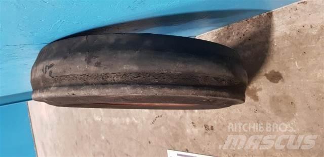  18 7.50-18 輪胎、車輪和輪圈