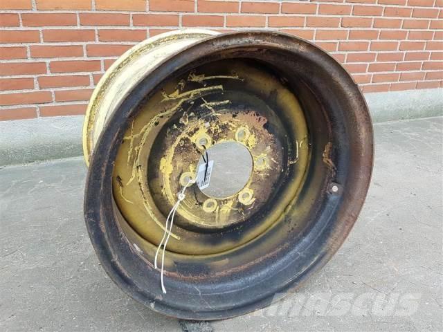  24 W15X24 輪胎、車輪和輪圈