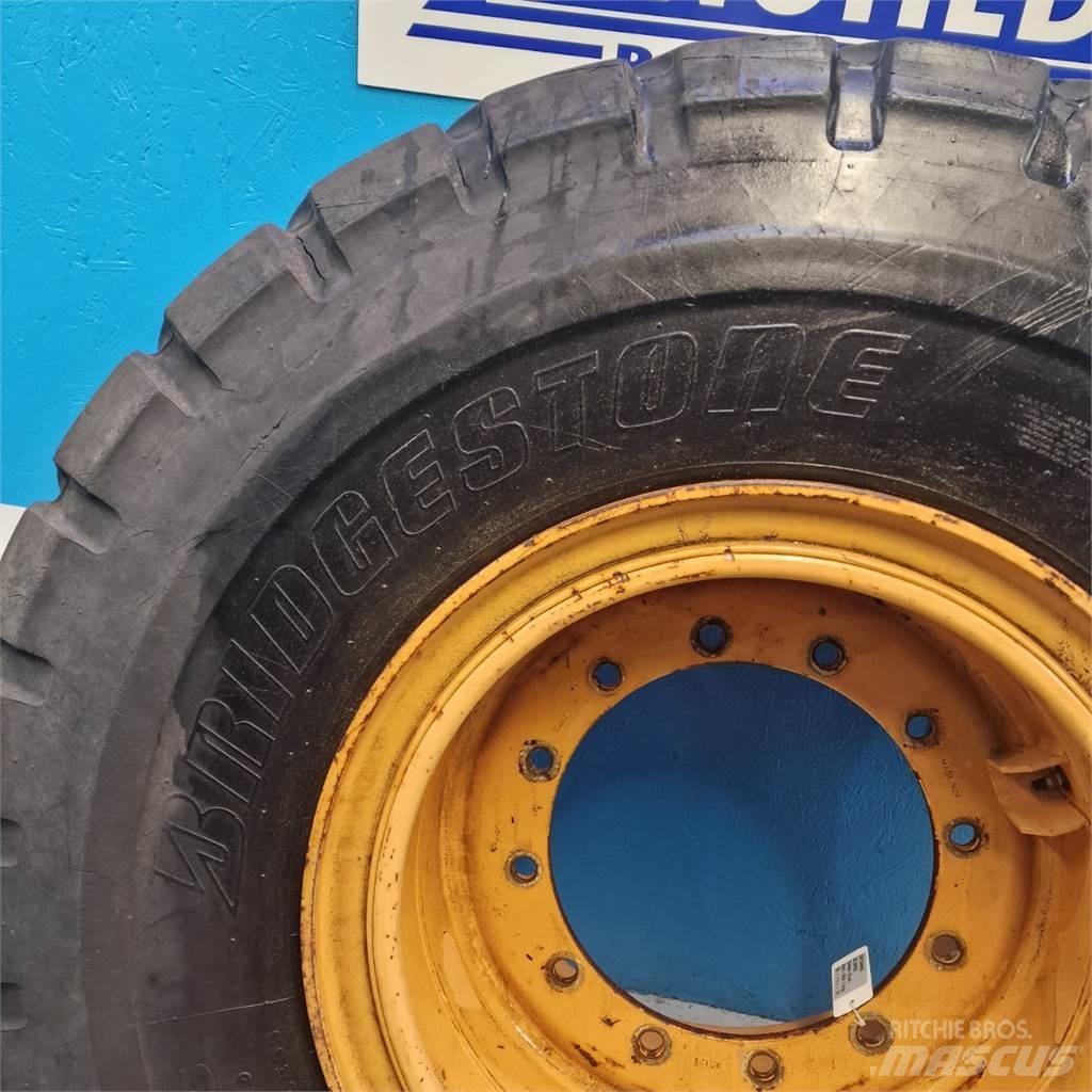  25 20.5R25 輪胎、車輪和輪圈