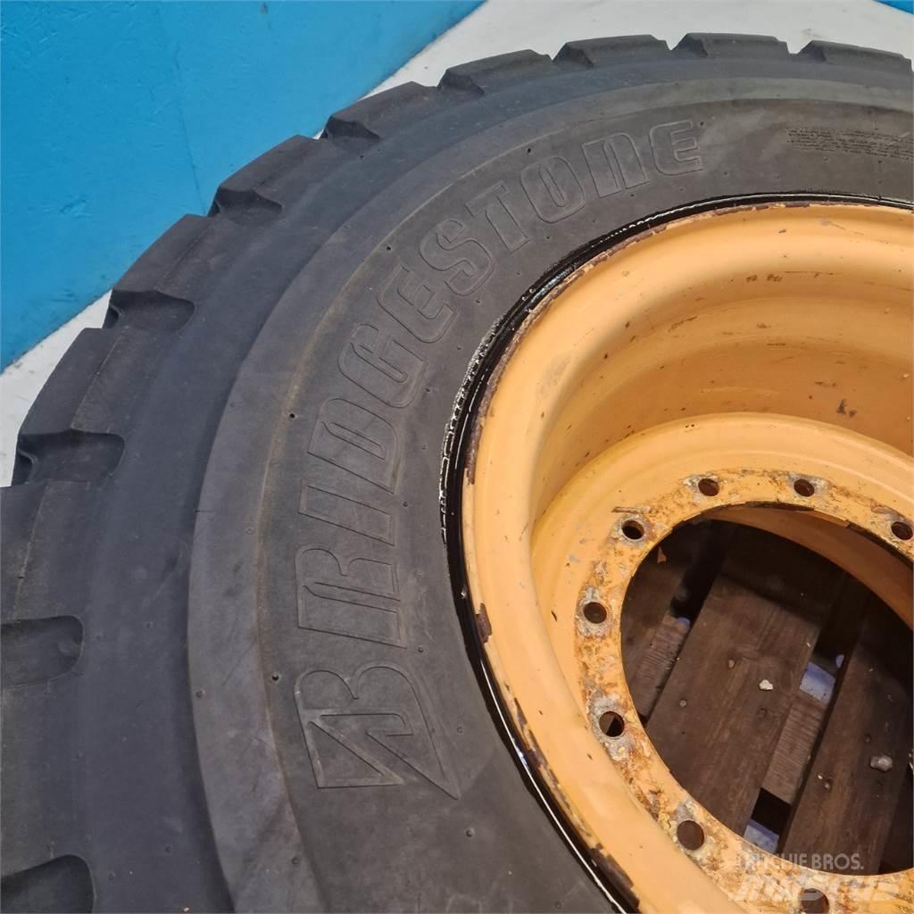  25 20.5R25 輪胎、車輪和輪圈