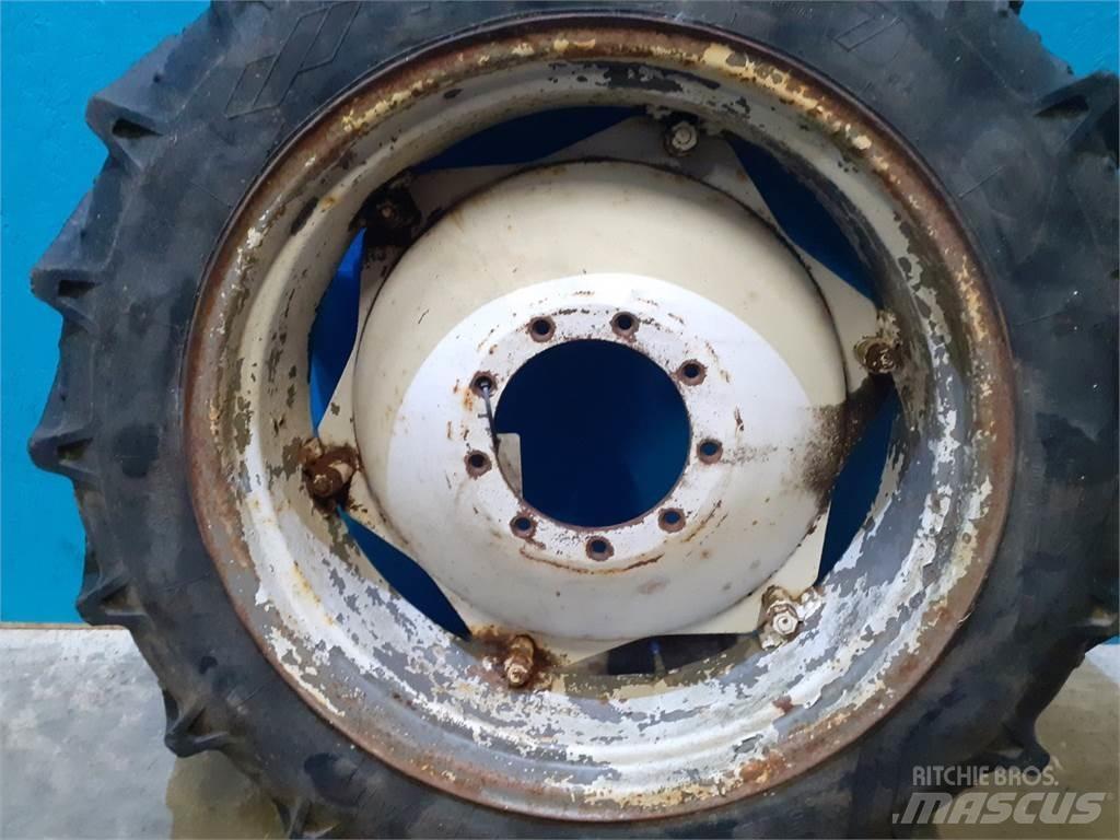  28 9.5R28 輪胎、車輪和輪圈