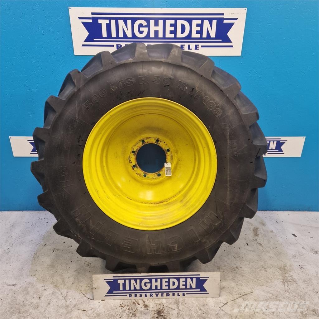  30 540/65 R30 輪胎、車輪和輪圈