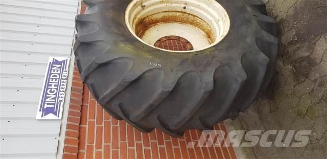  32 24.5-32 輪胎、車輪和輪圈