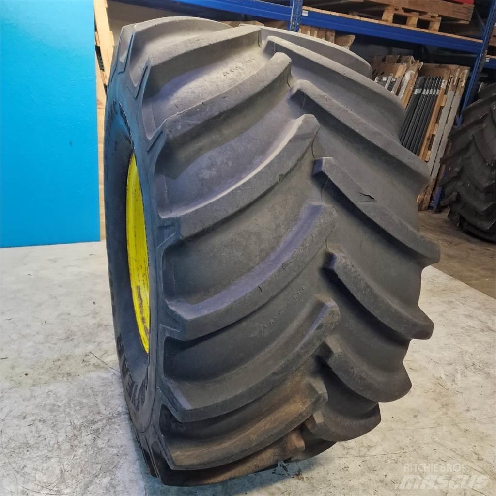  32 900/55 R32 輪胎、車輪和輪圈