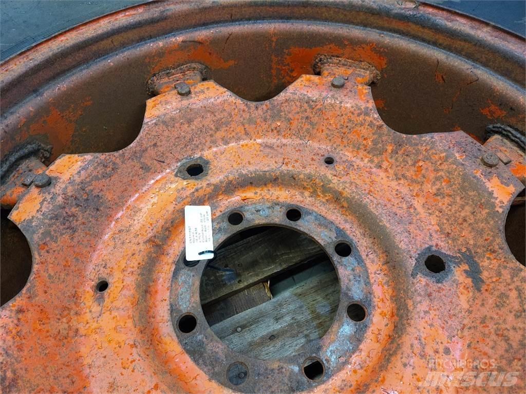  38 18.4 R38 輪胎、車輪和輪圈