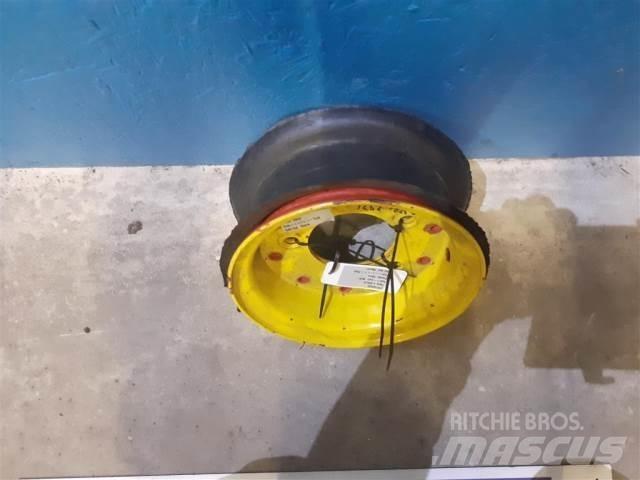  9'' 4.00Ex9 輪胎、車輪和輪圈