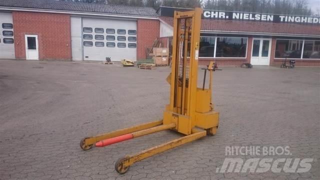Baka el truck 手動堆積機