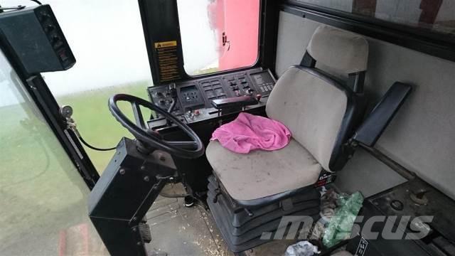 CASE 1660 聯合收穫機