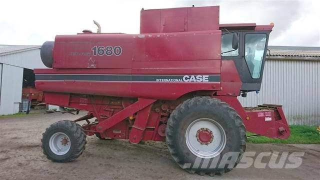 CASE 1680 聯合收穫機