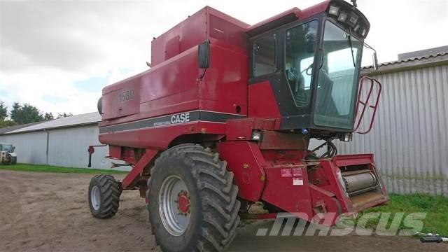 CASE 1680 聯合收穫機