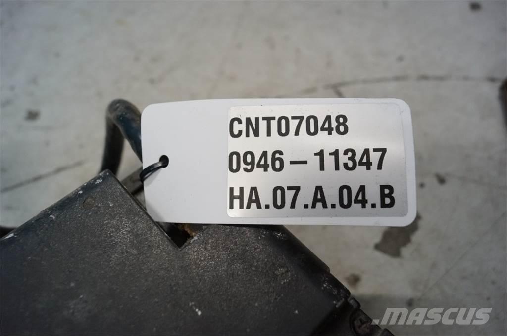 CASE 1680 電子設備